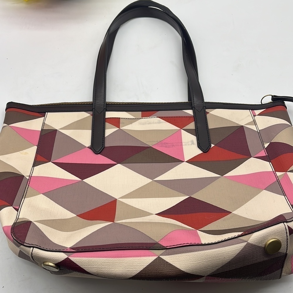 Fossil Geometric Patterned Plastic Coated Tote Bag. MCB4528C